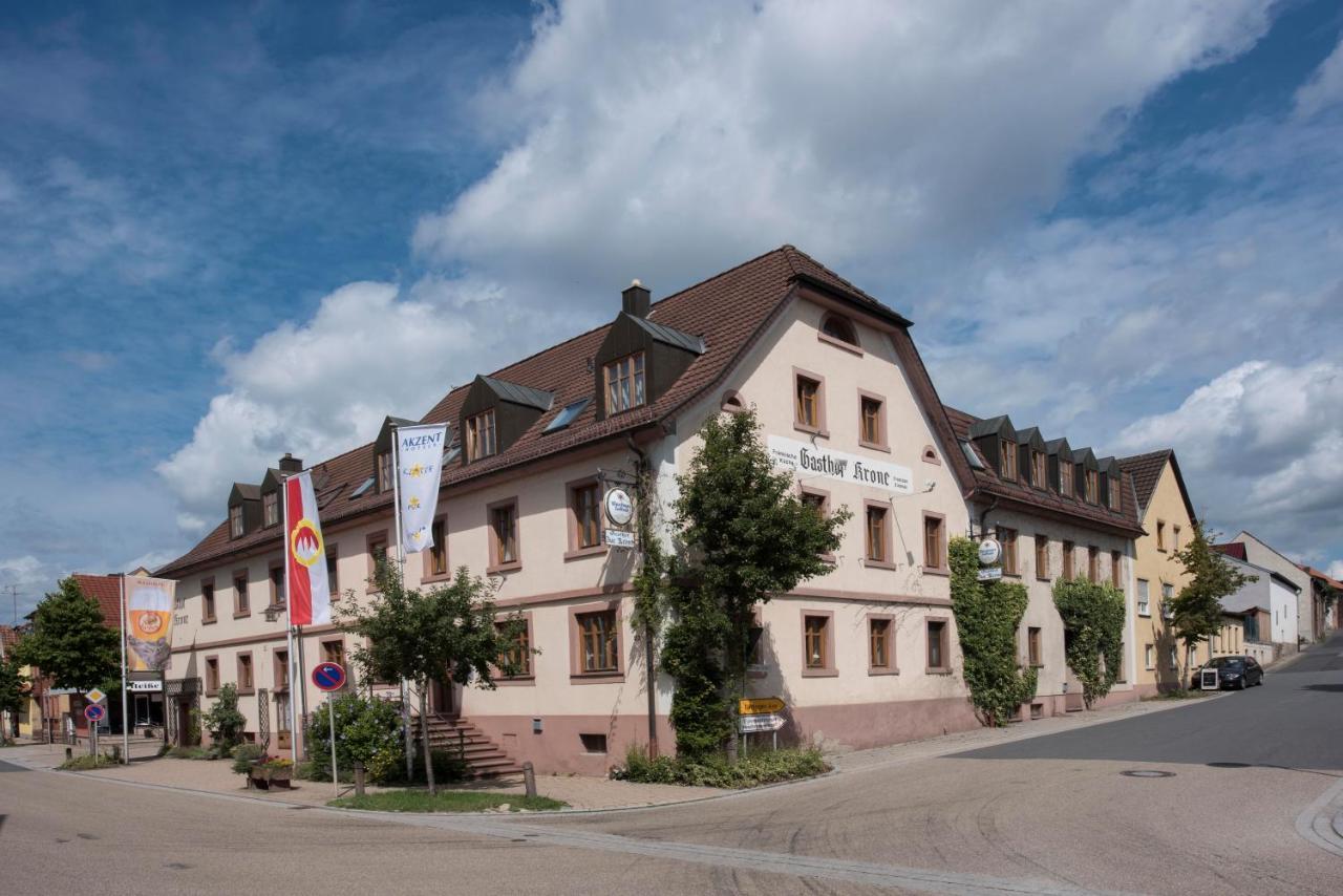 Akzent Hotel Krone Helmstadt Exterior photo